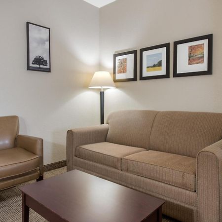 Comfort Suites Lafayette University Area Exterior photo