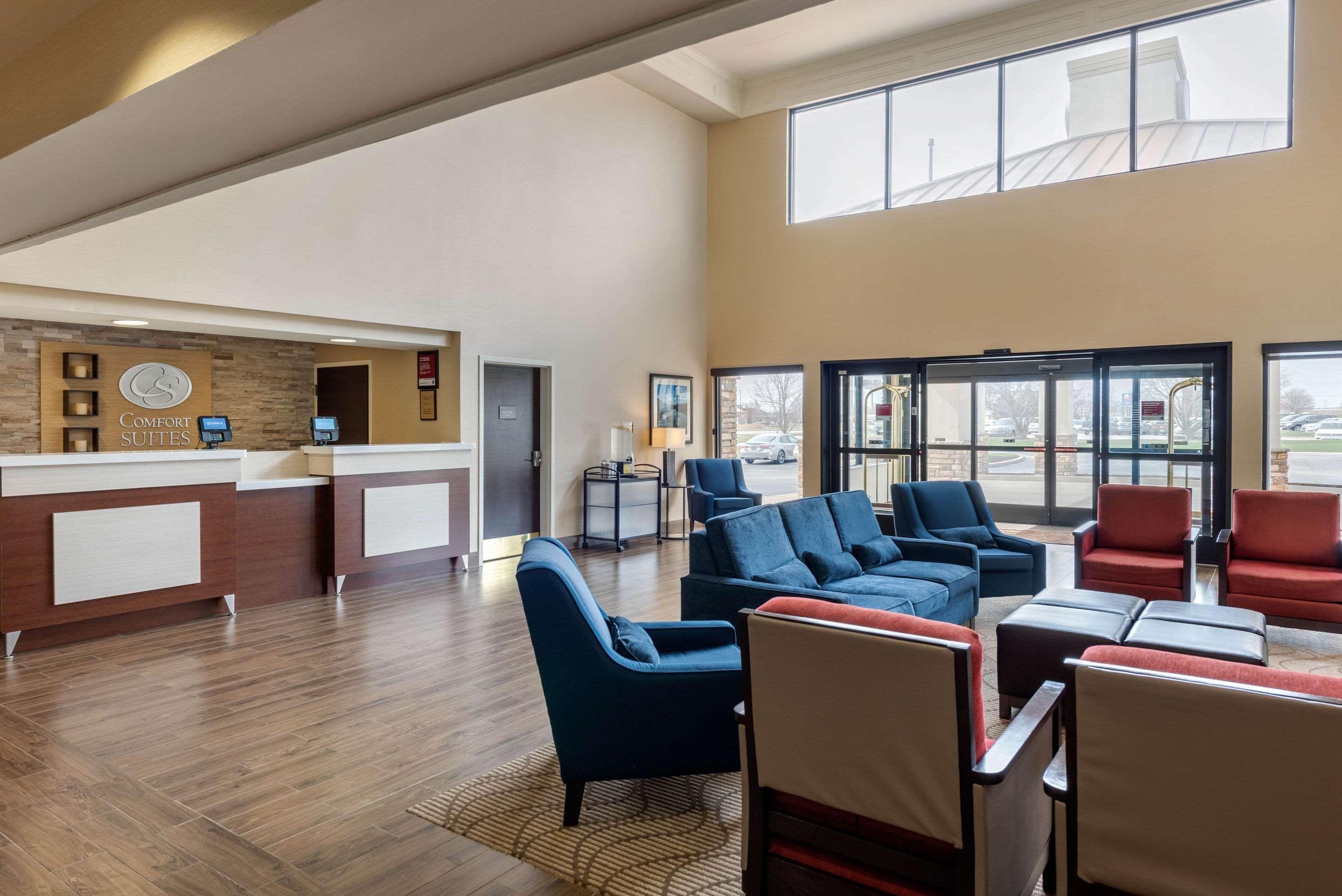 Comfort Suites Lafayette University Area Exterior photo