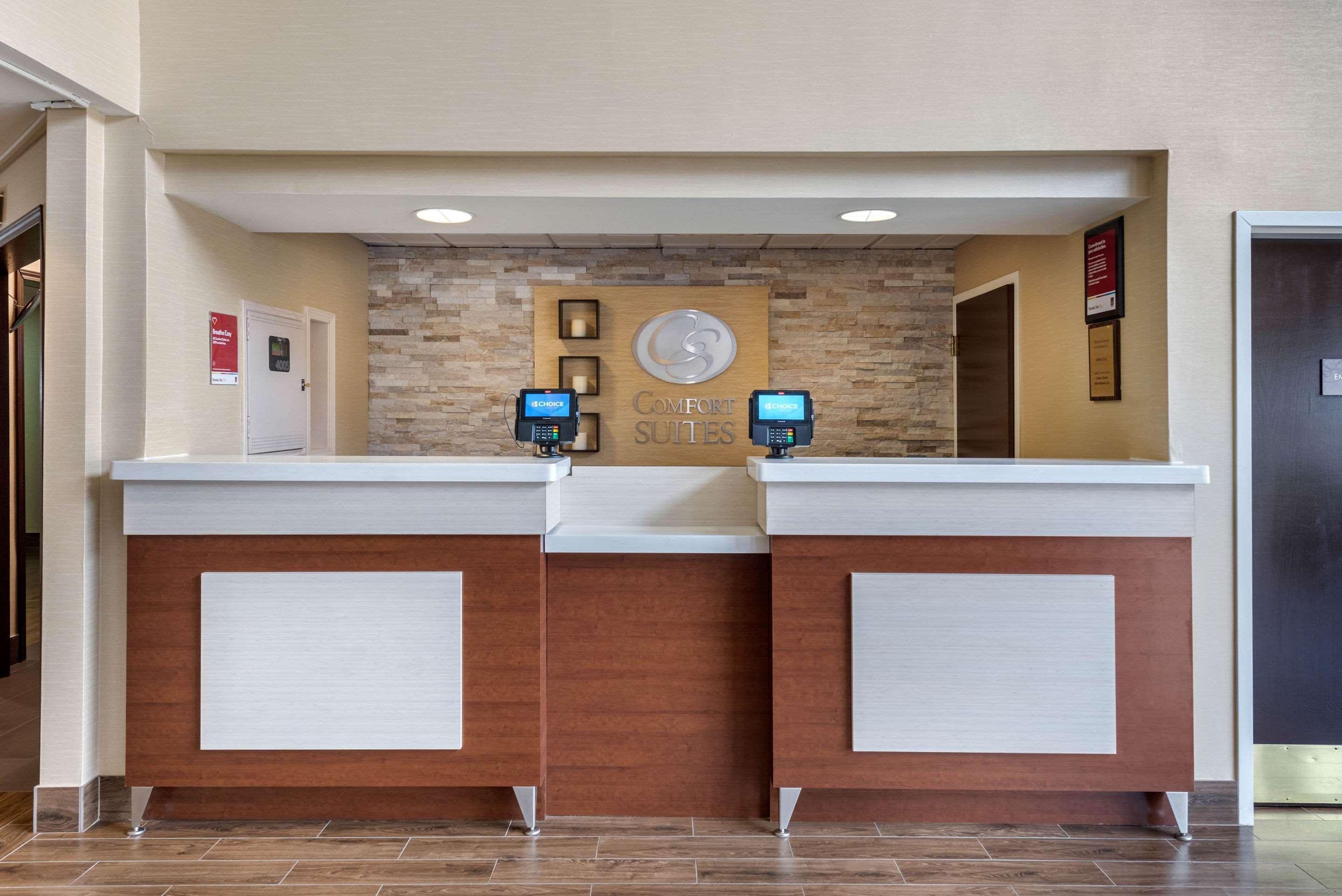 Comfort Suites Lafayette University Area Exterior photo