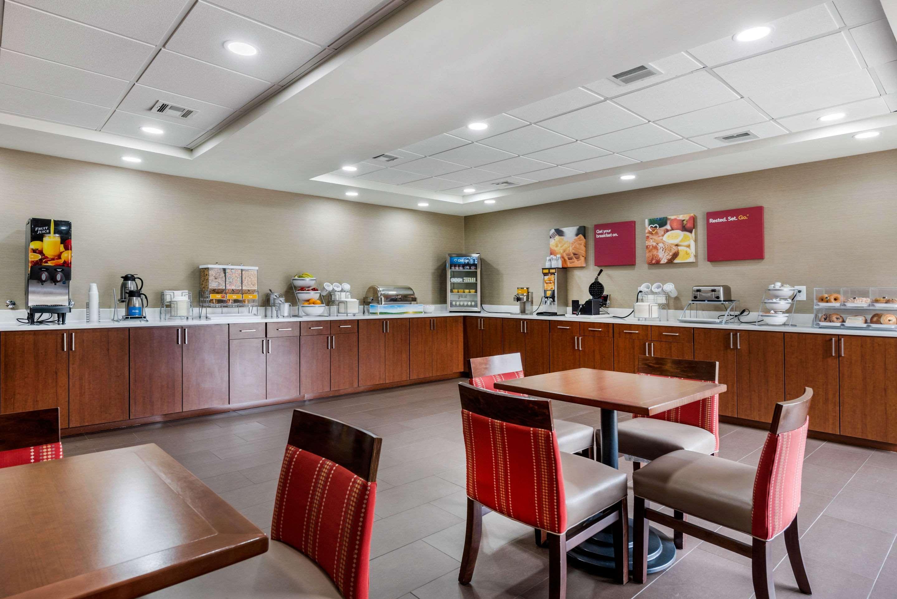 Comfort Suites Lafayette University Area Exterior photo
